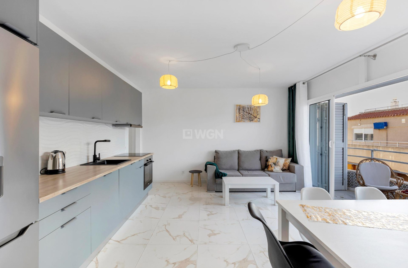 Resale - Apartment / flat - Torrevieja - La Mata