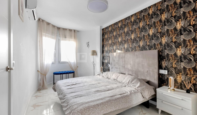 Resale - Apartment / flat - Torrevieja - La Mata
