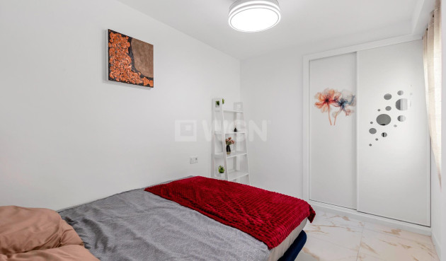 Resale - Apartment / flat - Torrevieja - La Mata