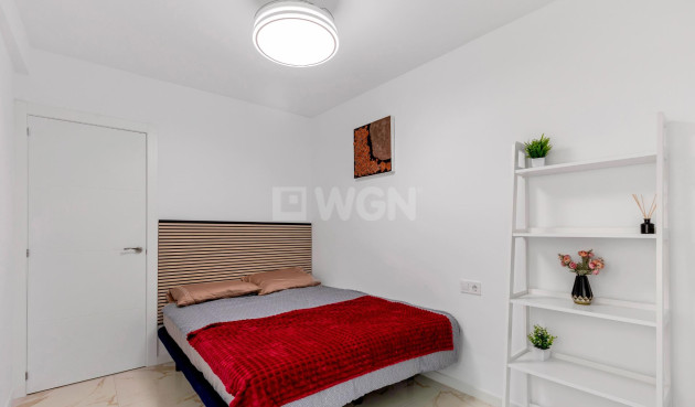 Resale - Apartment / flat - Torrevieja - La Mata