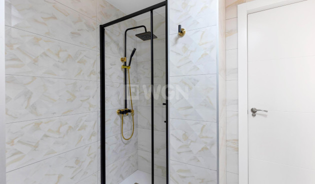 Resale - Apartment / flat - Torrevieja - La Mata