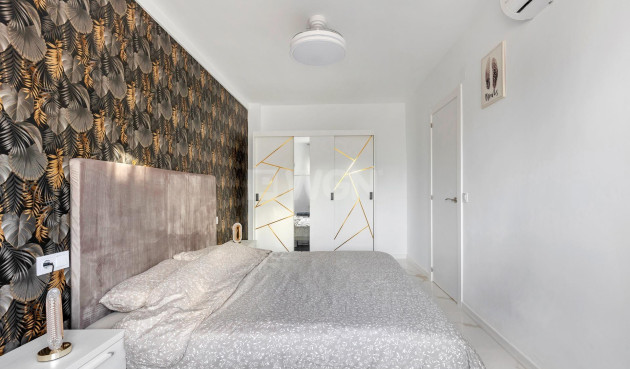 Resale - Apartment / flat - Torrevieja - La Mata