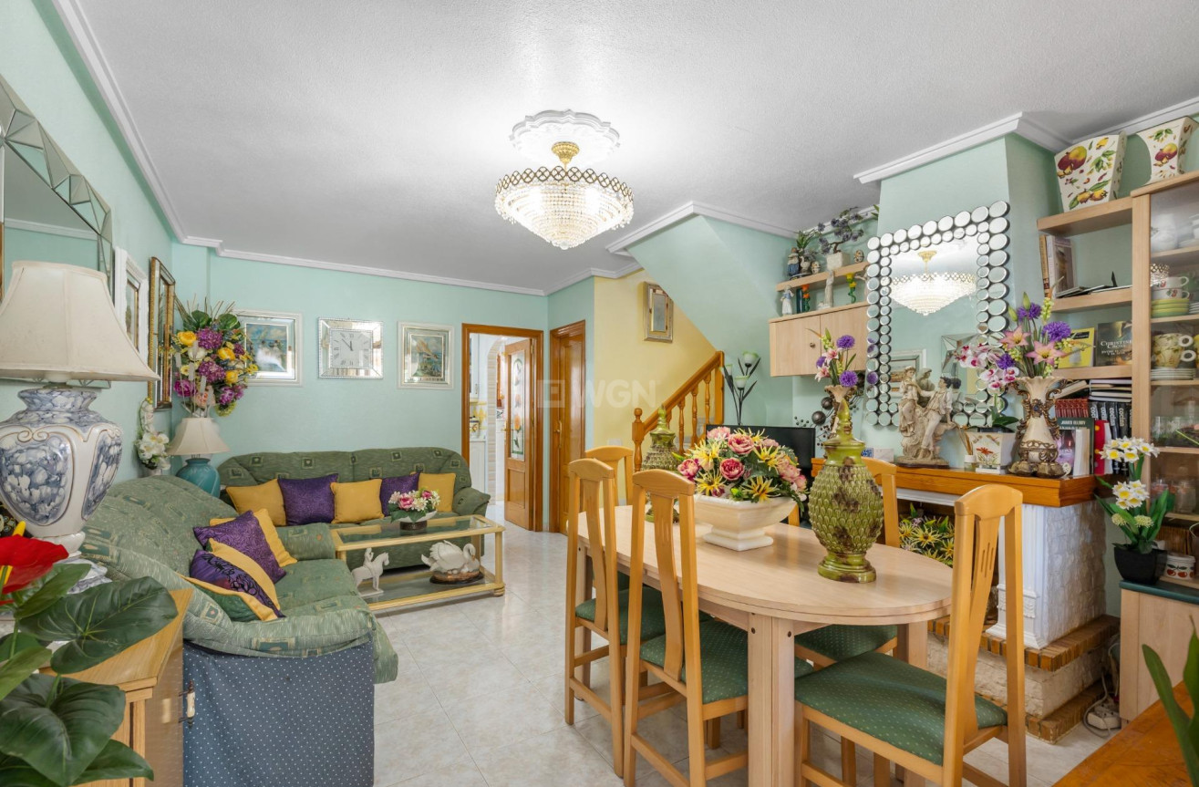 Odsprzedaż - Kamienica - Torrevieja - Los Frutales