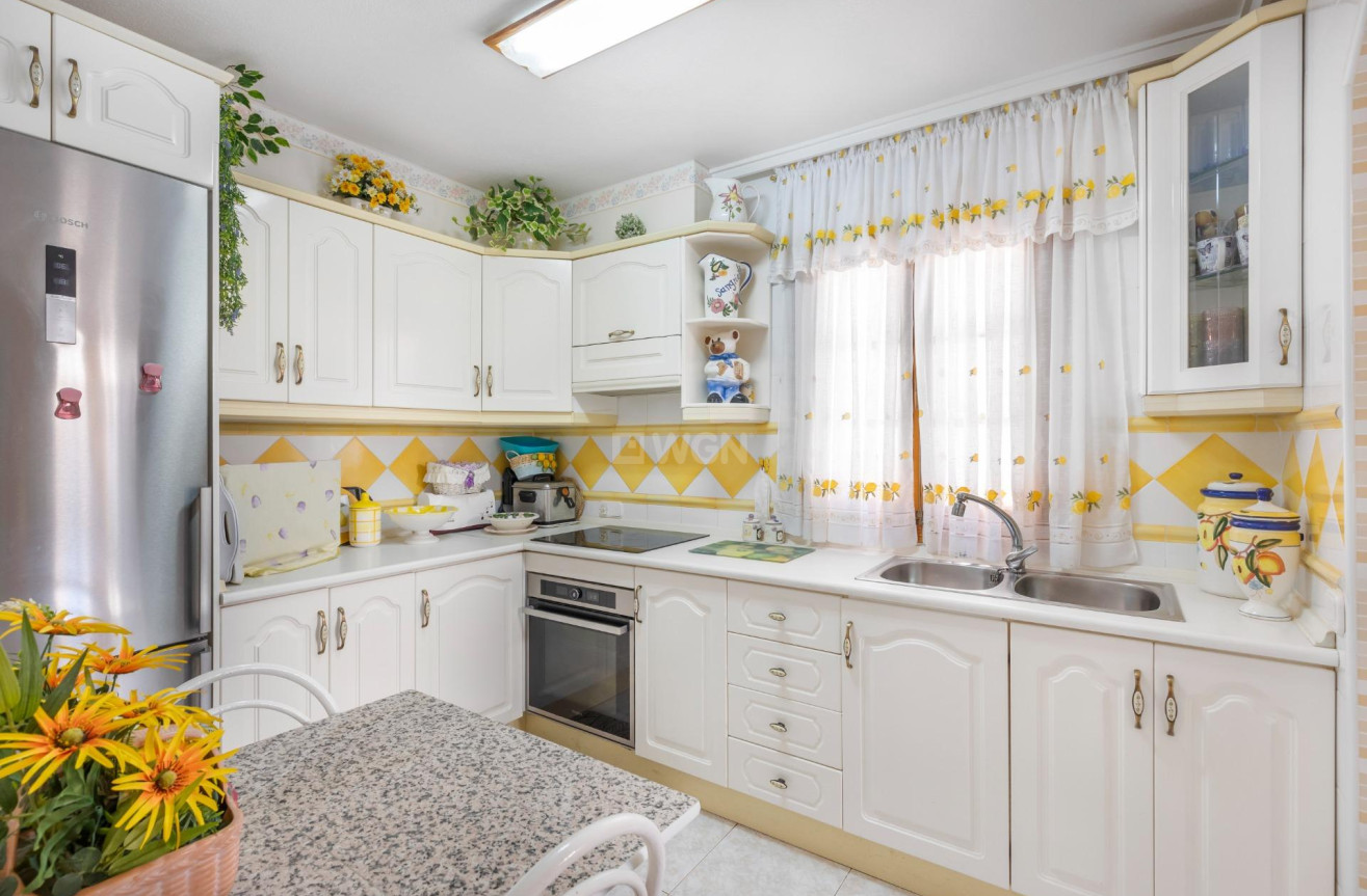 Odsprzedaż - Kamienica - Torrevieja - Los Frutales