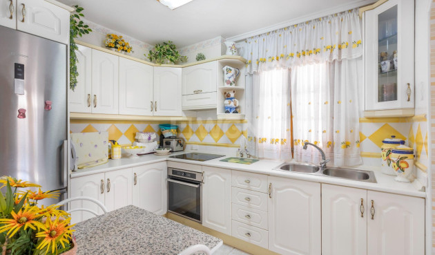 Odsprzedaż - Kamienica - Torrevieja - Los Frutales