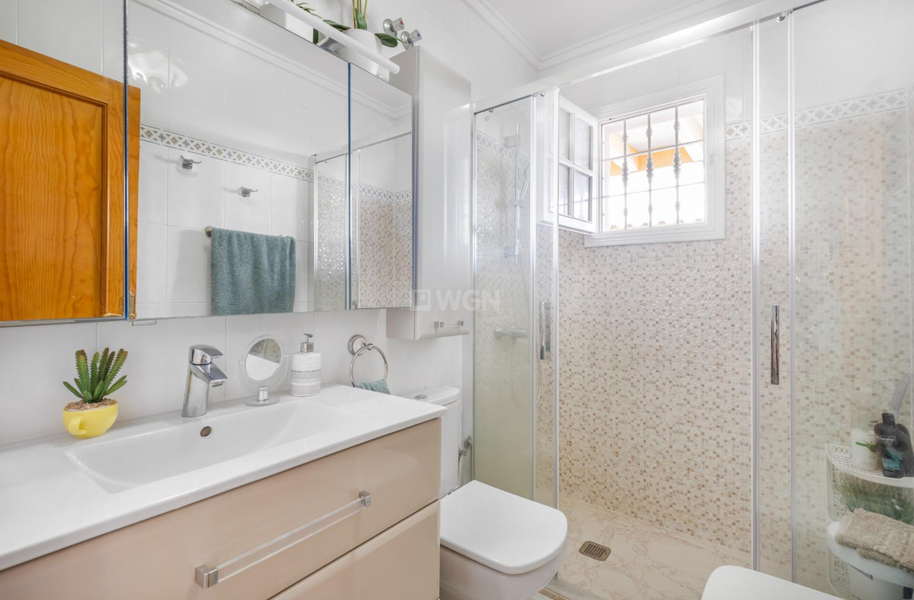 Odsprzedaż - Kamienica - Torrevieja - Los Frutales