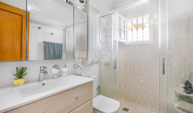 Odsprzedaż - Kamienica - Torrevieja - Los Frutales