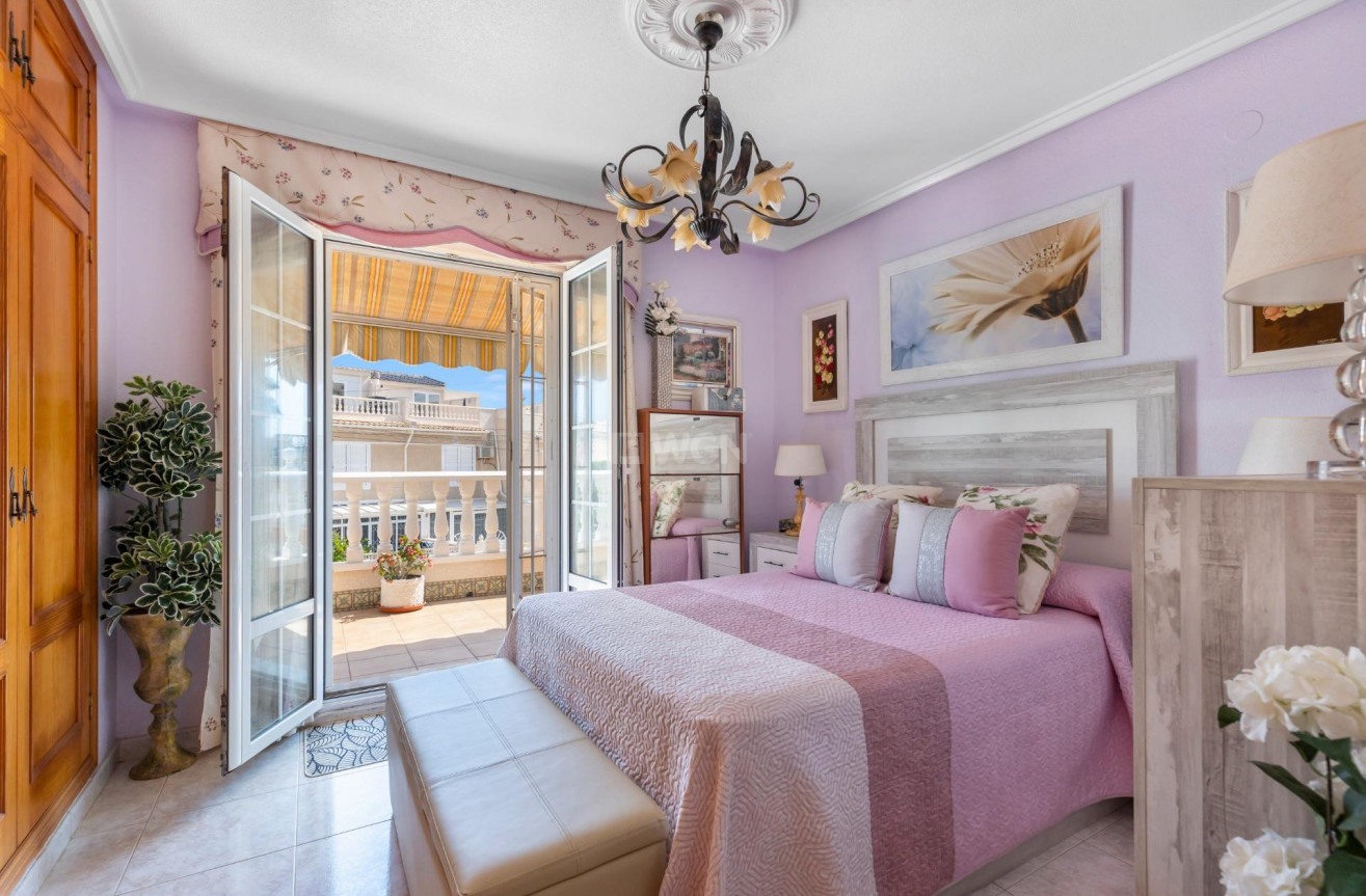 Odsprzedaż - Kamienica - Torrevieja - Los Frutales