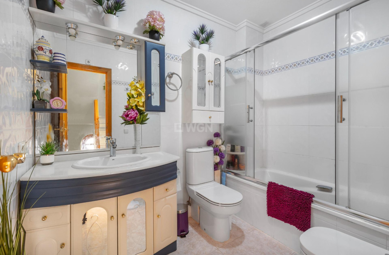 Odsprzedaż - Kamienica - Torrevieja - Los Frutales