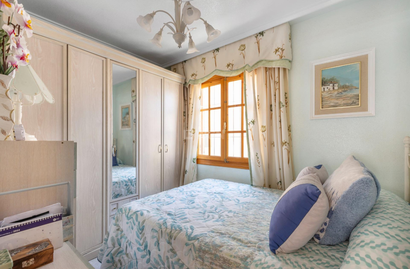 Odsprzedaż - Kamienica - Torrevieja - Los Frutales