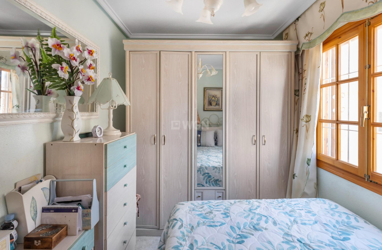 Odsprzedaż - Kamienica - Torrevieja - Los Frutales