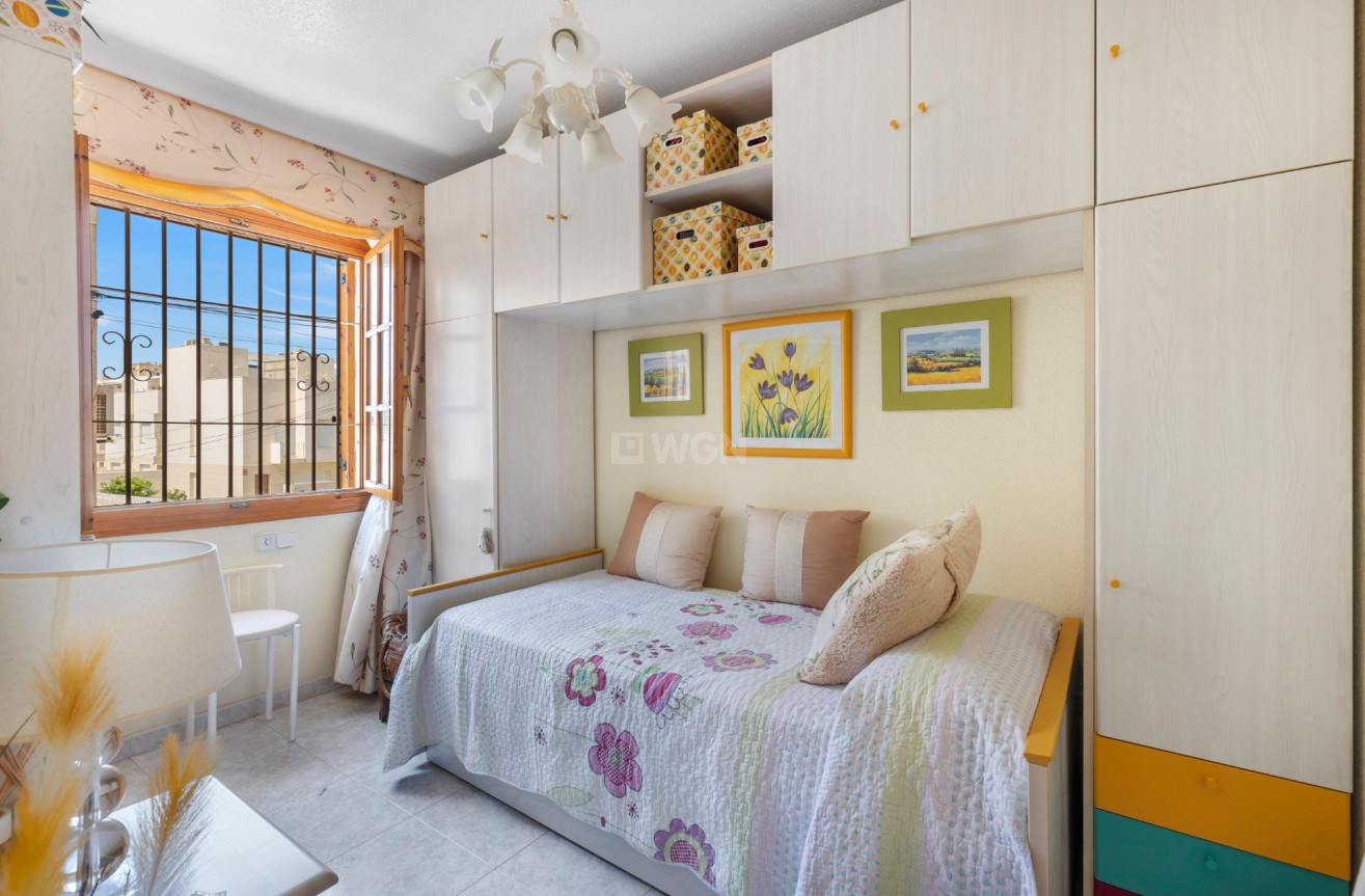 Odsprzedaż - Kamienica - Torrevieja - Los Frutales