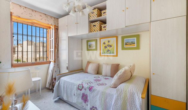 Odsprzedaż - Kamienica - Torrevieja - Los Frutales