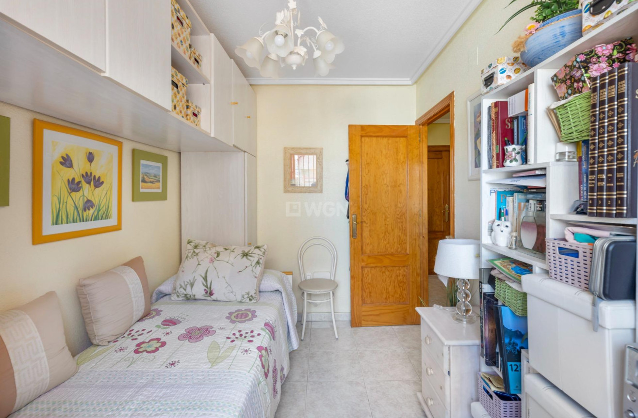 Odsprzedaż - Kamienica - Torrevieja - Los Frutales