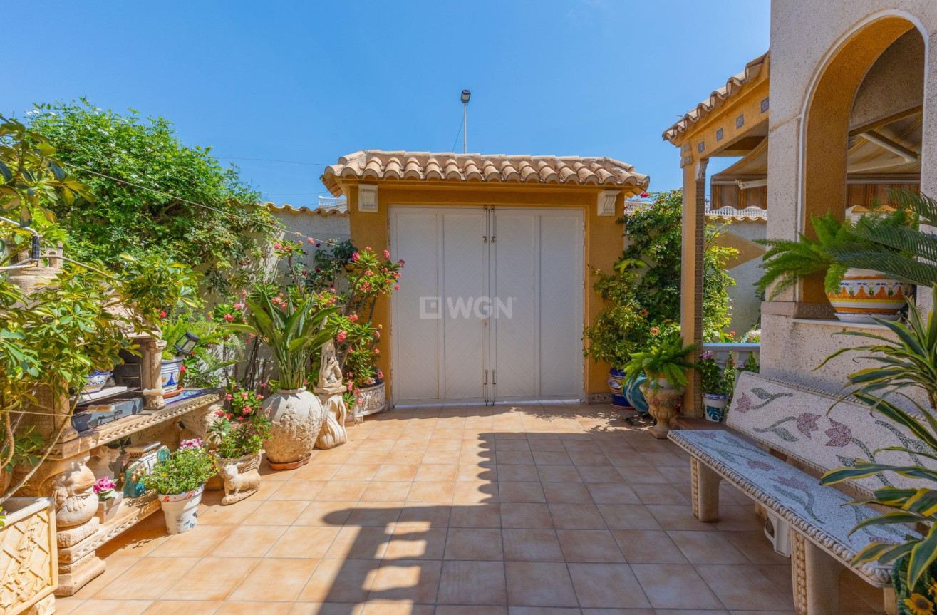 Odsprzedaż - Kamienica - Torrevieja - Los Frutales