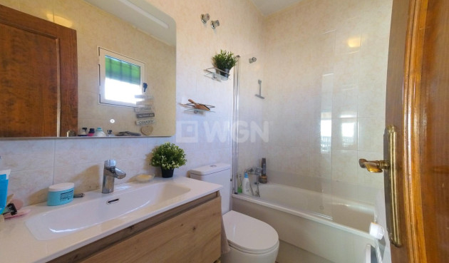 Odsprzedaż - Mieszkanie w bloku - Torrevieja - La Mata