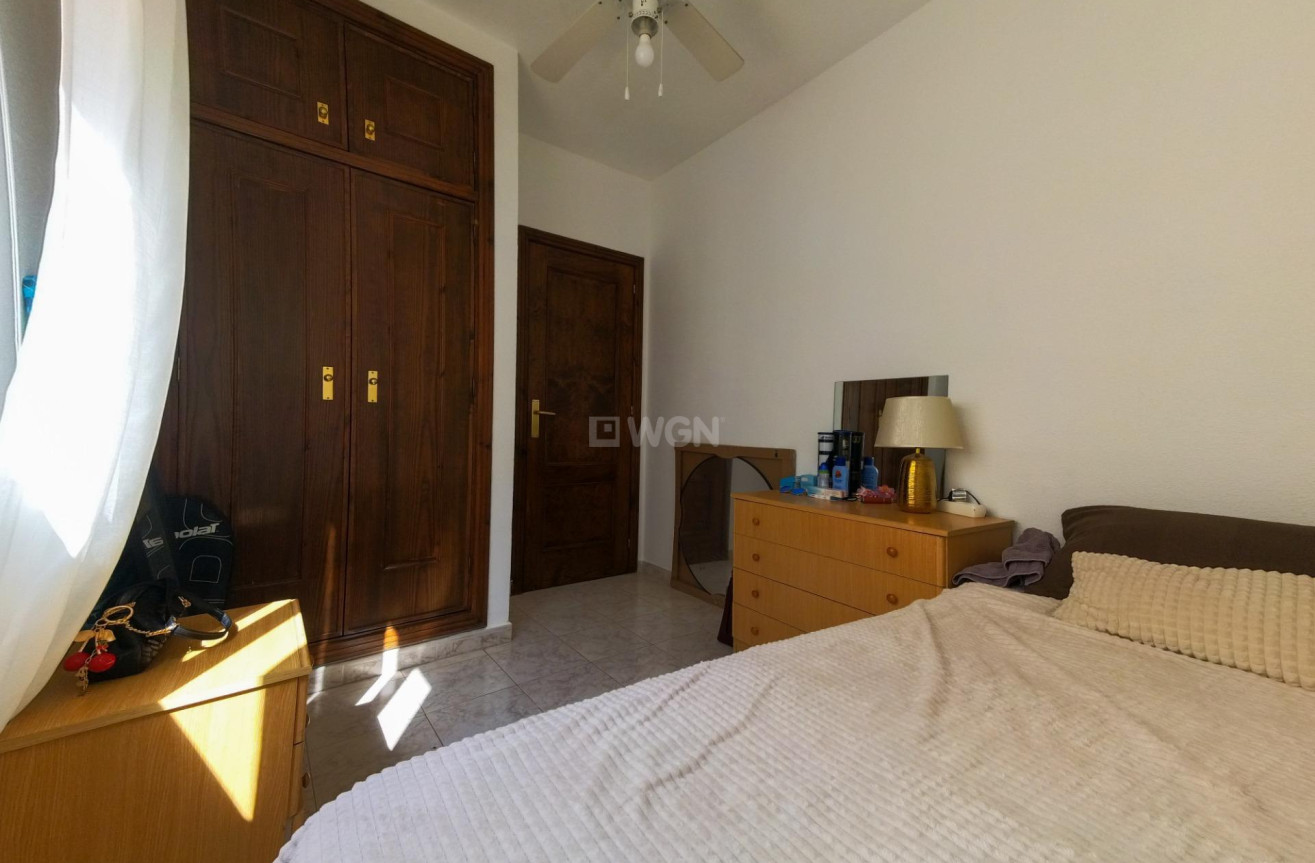 Odsprzedaż - Mieszkanie w bloku - Torrevieja - La Mata