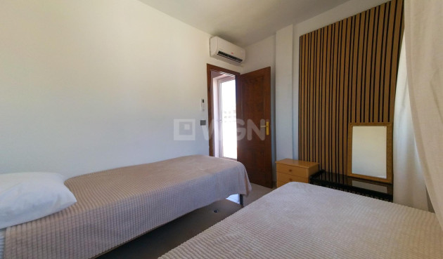 Odsprzedaż - Mieszkanie w bloku - Torrevieja - La Mata