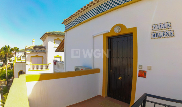 Odsprzedaż - Mieszkanie w bloku - Torrevieja - La Mata