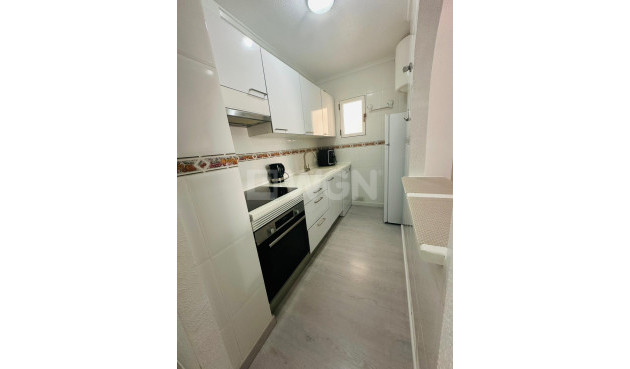 Resale - Apartment / flat - Torrevieja - Centro