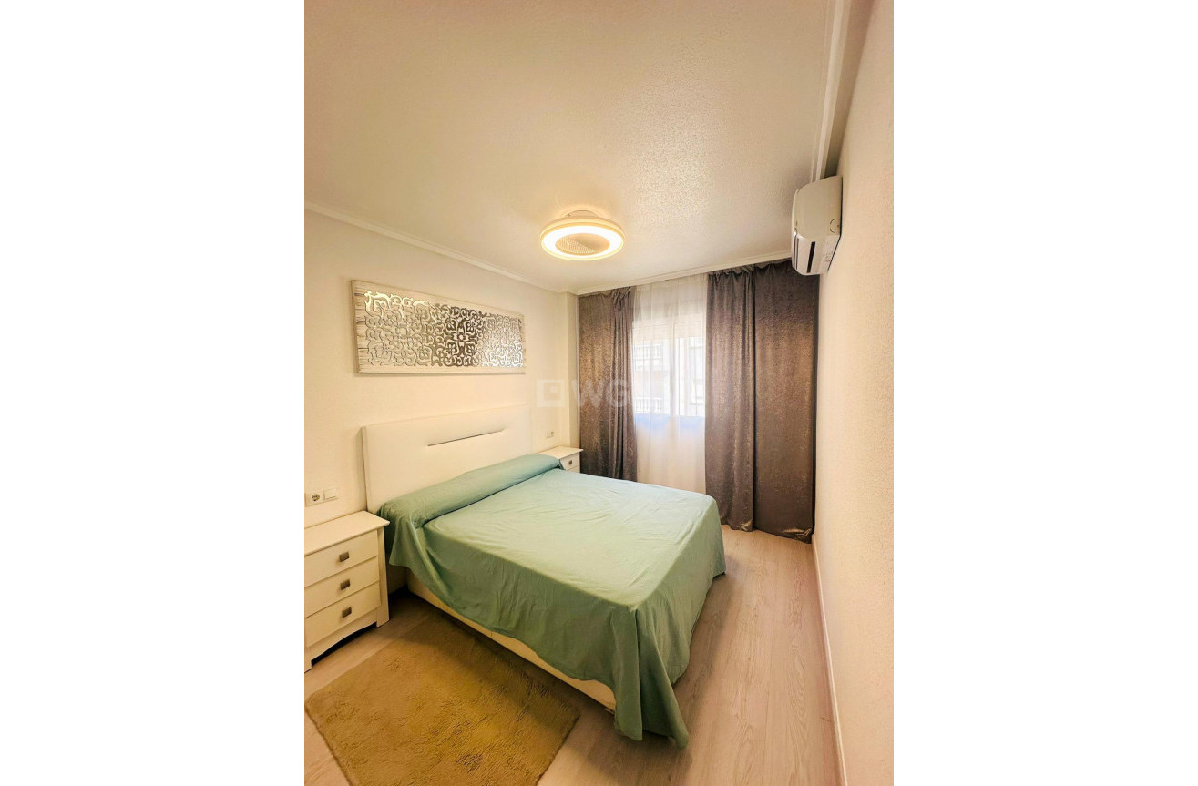 Resale - Apartment / flat - Torrevieja - Centro