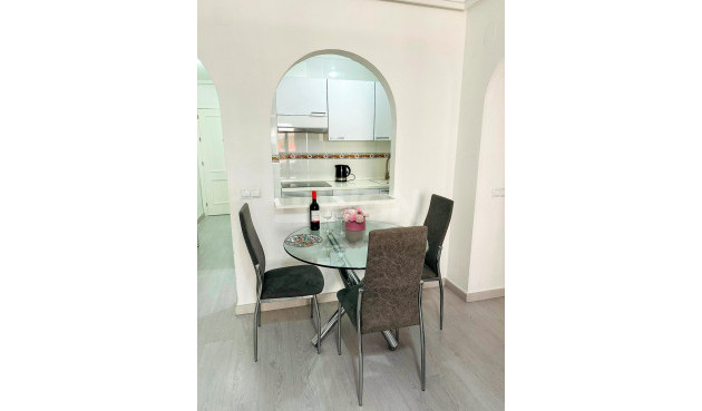 Resale - Apartment / flat - Torrevieja - Centro