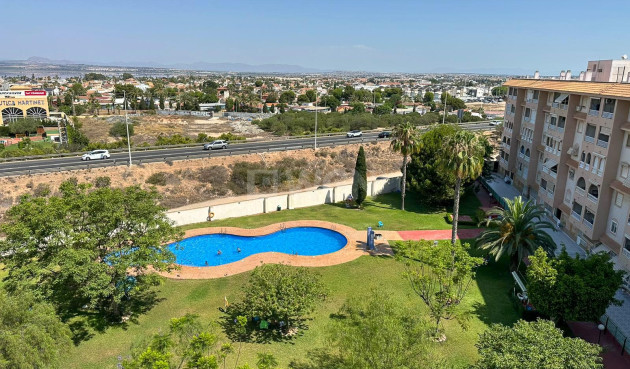 Resale - Apartment / flat - Torrevieja - Centro