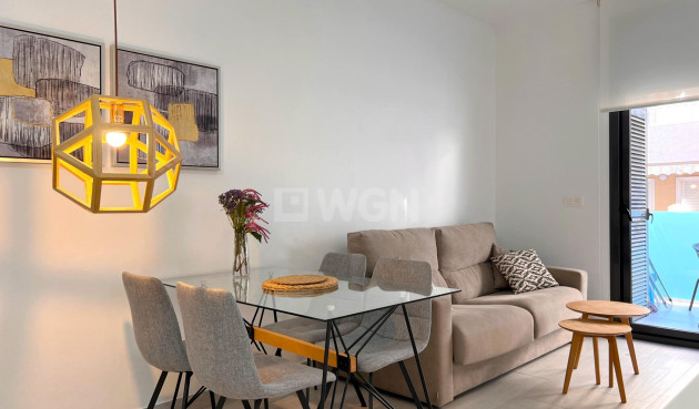 Odsprzedaż - Mieszkanie w bloku - Torrevieja - Playa del Cura