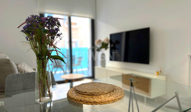 Odsprzedaż - Mieszkanie w bloku - Torrevieja - Playa del Cura