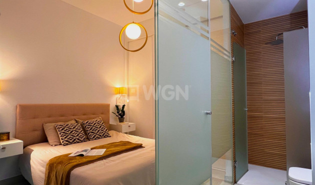 Odsprzedaż - Mieszkanie w bloku - Torrevieja - Playa del Cura