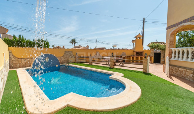 Resale - Villa - Orihuela Costa - La Florida