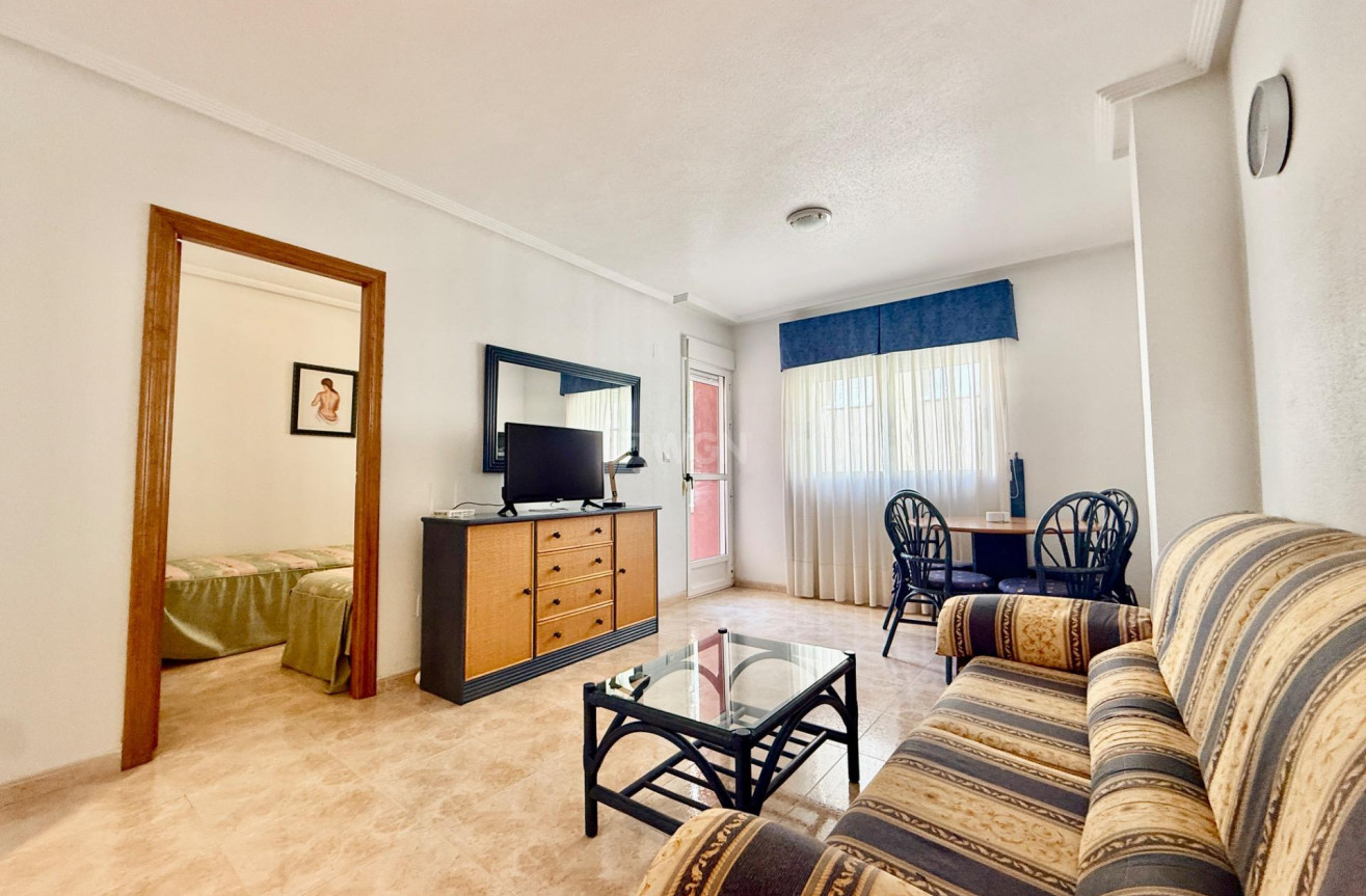 Odsprzedaż - Mieszkanie w bloku - Torrevieja - Centro