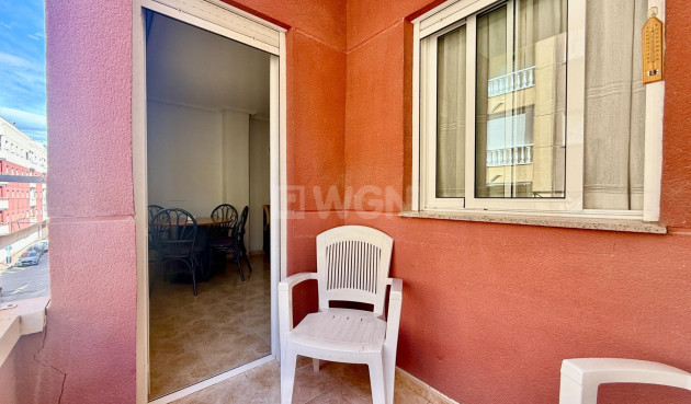 Odsprzedaż - Mieszkanie w bloku - Torrevieja - Centro