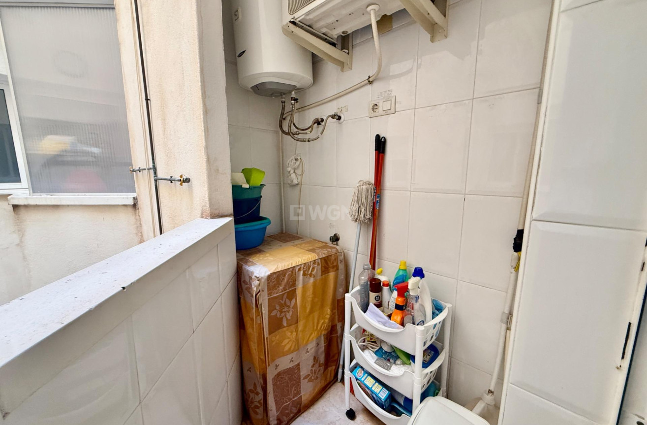 Odsprzedaż - Mieszkanie w bloku - Torrevieja - Centro