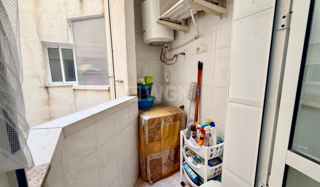 Odsprzedaż - Mieszkanie w bloku - Torrevieja - Centro