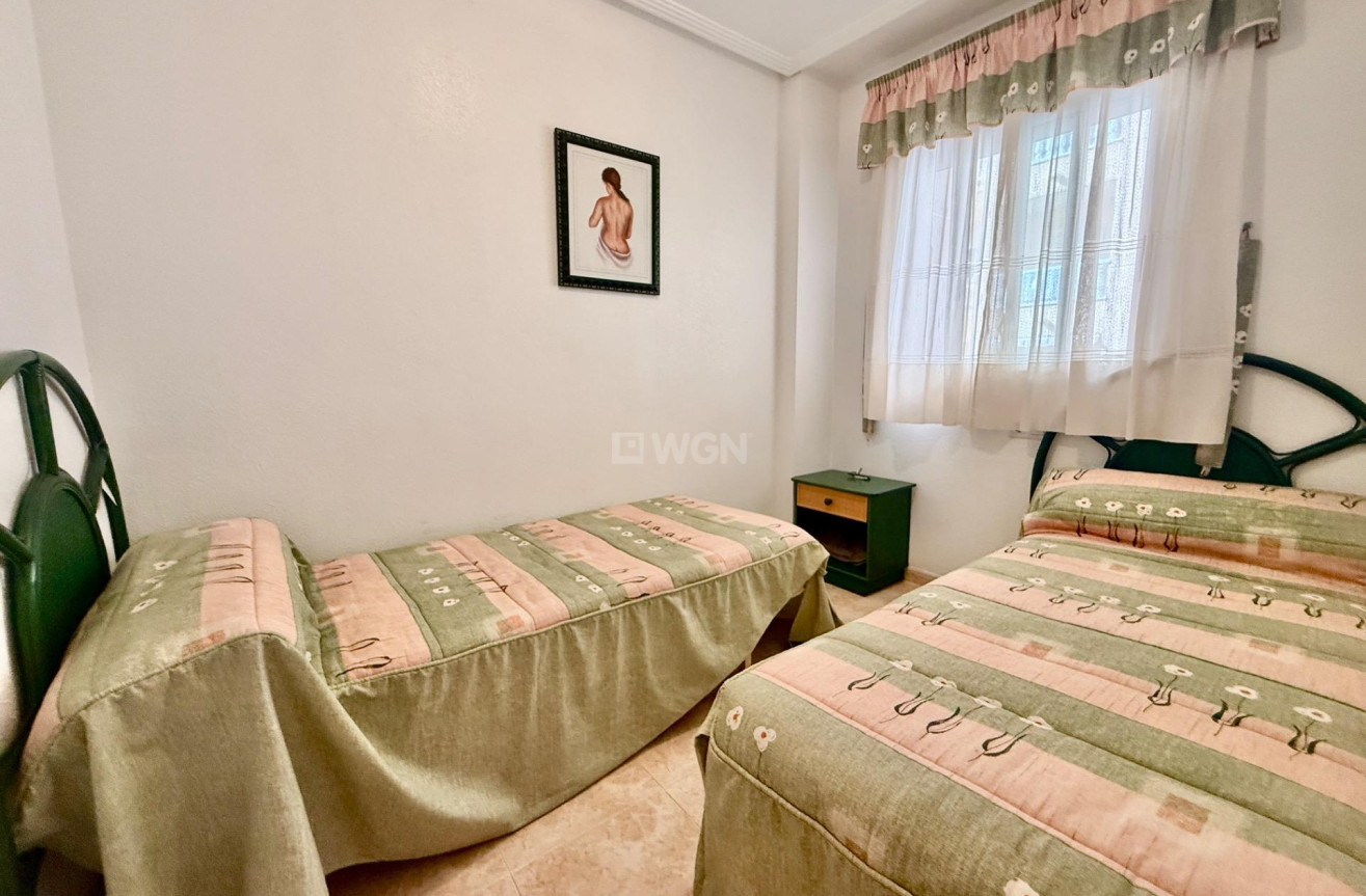 Odsprzedaż - Mieszkanie w bloku - Torrevieja - Centro