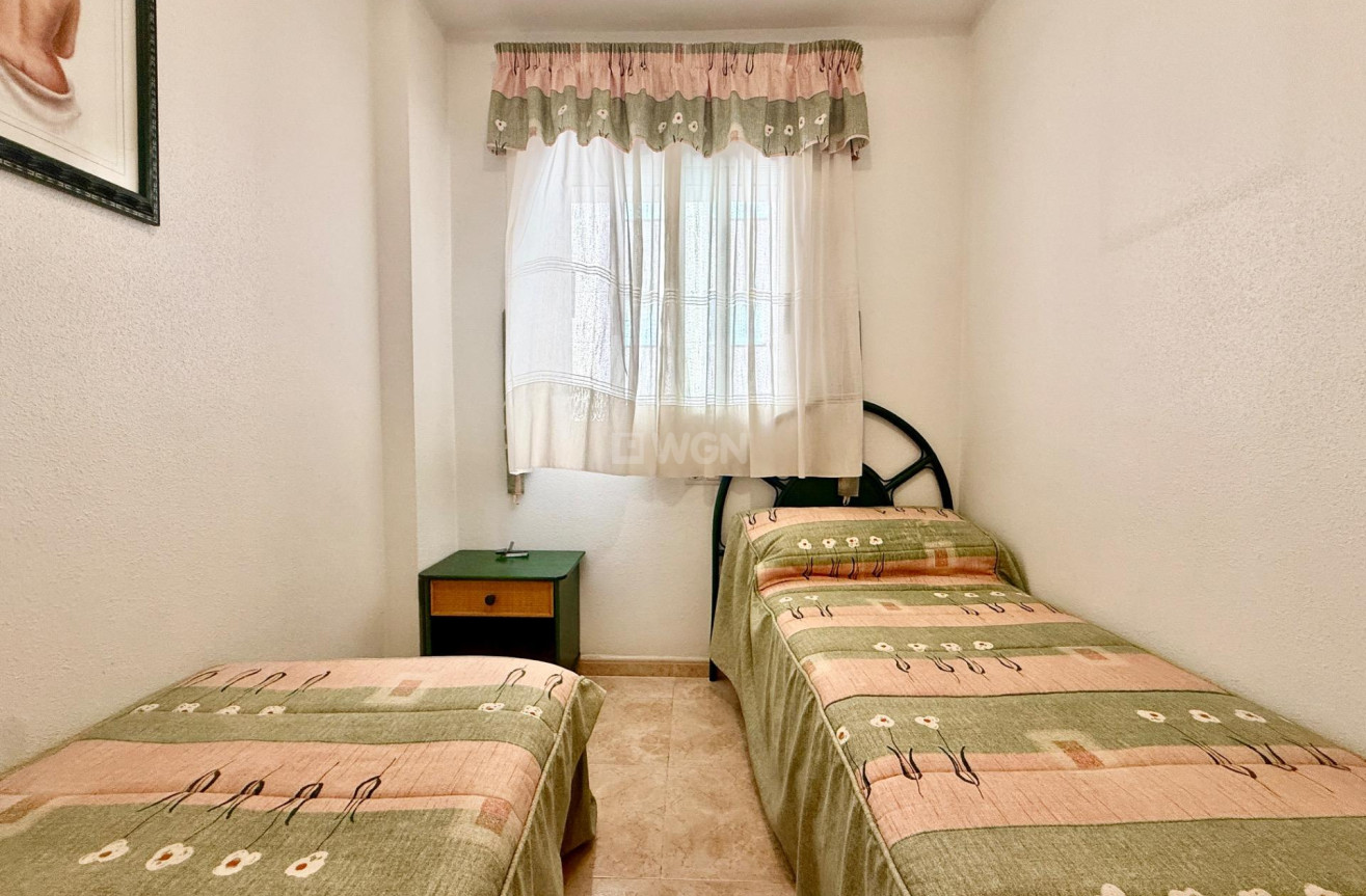Odsprzedaż - Mieszkanie w bloku - Torrevieja - Centro