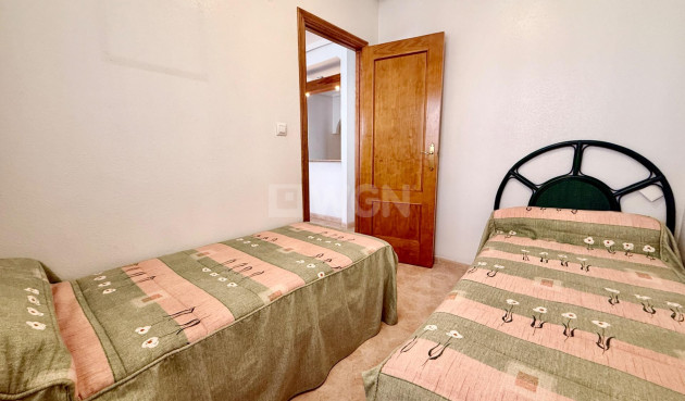 Odsprzedaż - Mieszkanie w bloku - Torrevieja - Centro