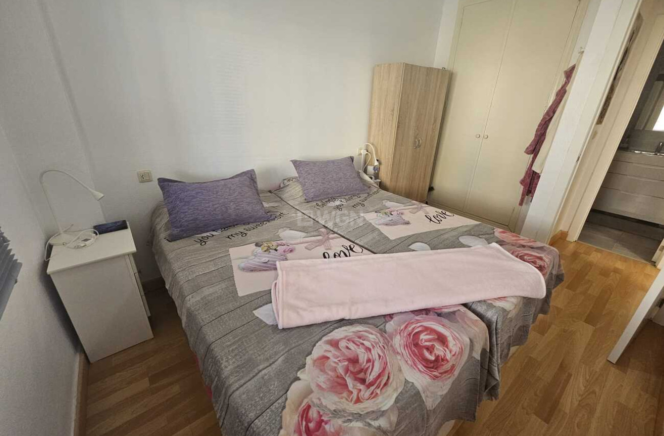 Resale - Apartment / flat - La Mata - Costa Blanca