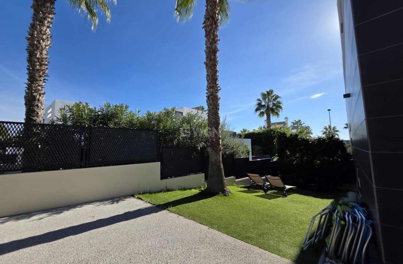 Resale - Villa - Orihuela Costa - Villamartín