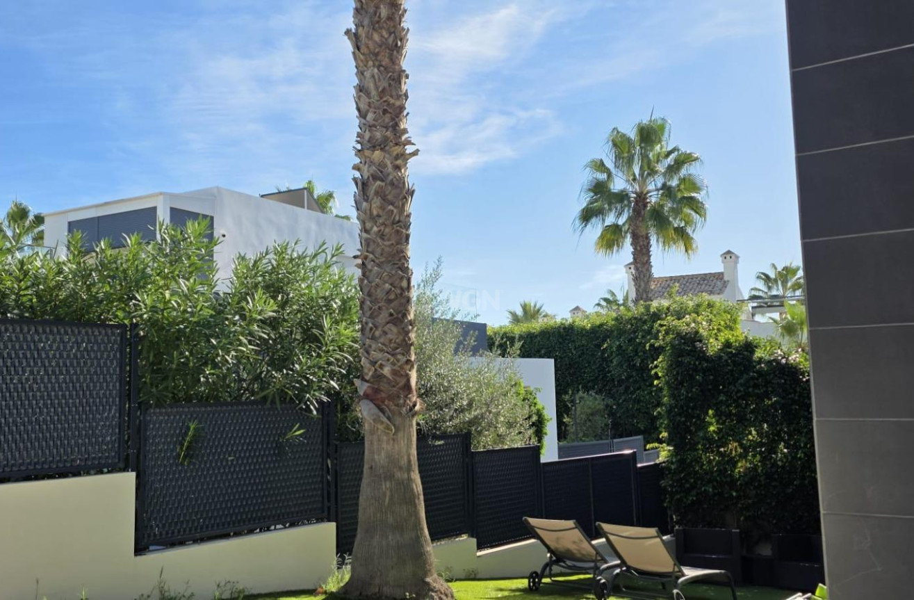 Resale - Villa - Orihuela Costa - Villamartín