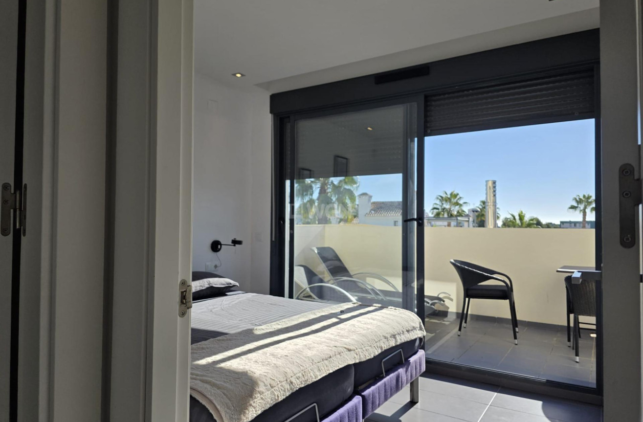 Resale - Villa - Orihuela Costa - Villamartín