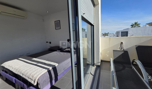 Resale - Villa - Orihuela Costa - Villamartín