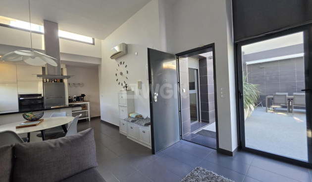 Resale - Villa - Orihuela Costa - Villamartín