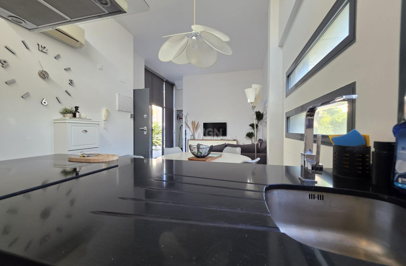 Resale - Villa - Orihuela Costa - Villamartín