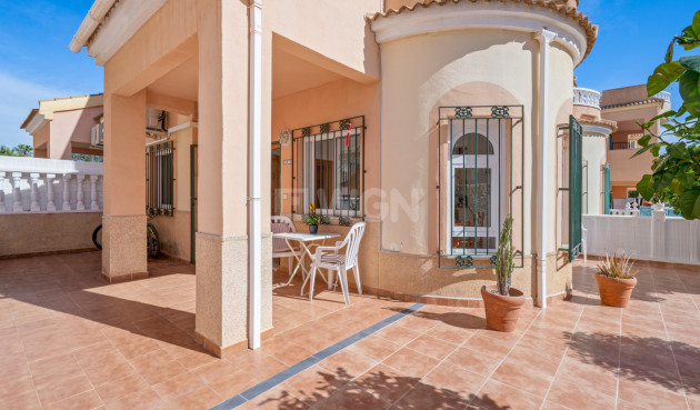 Resale - Villa - Orihuela Costa - Costa Blanca