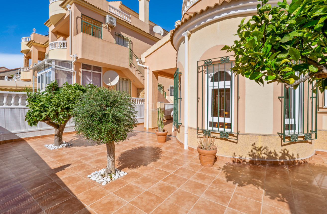 Resale - Villa - Orihuela Costa - Costa Blanca