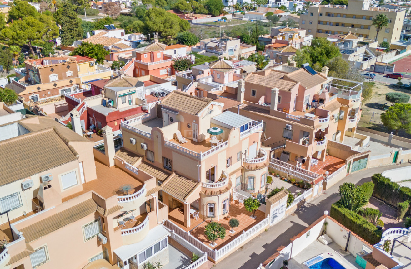 Resale - Villa - Orihuela Costa - Costa Blanca