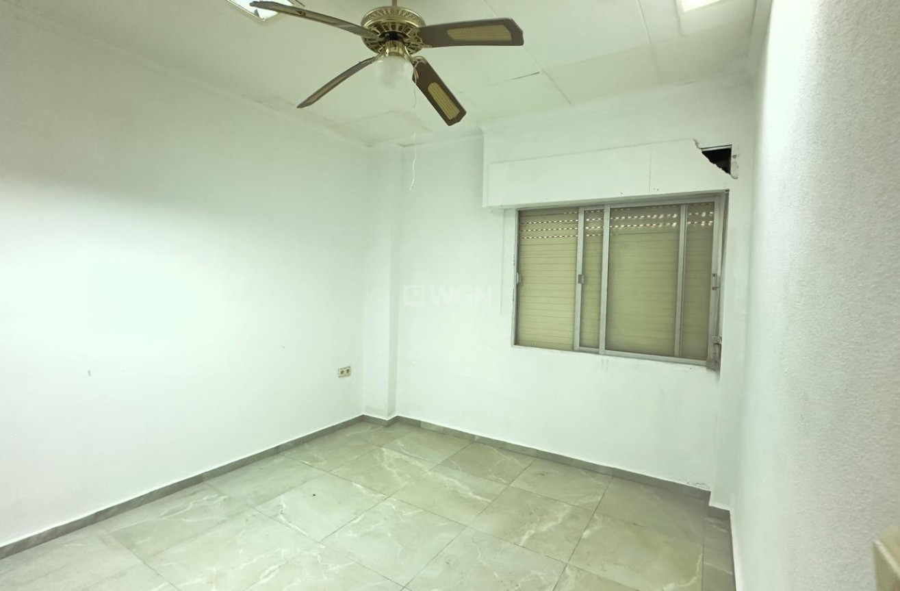 Resale - Apartment / flat - Torrevieja - Centro