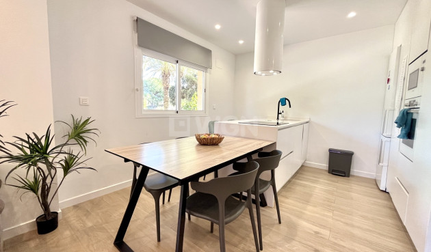 Odsprzedaż - Mieszkanie w bloku - La Mata - Costa Blanca